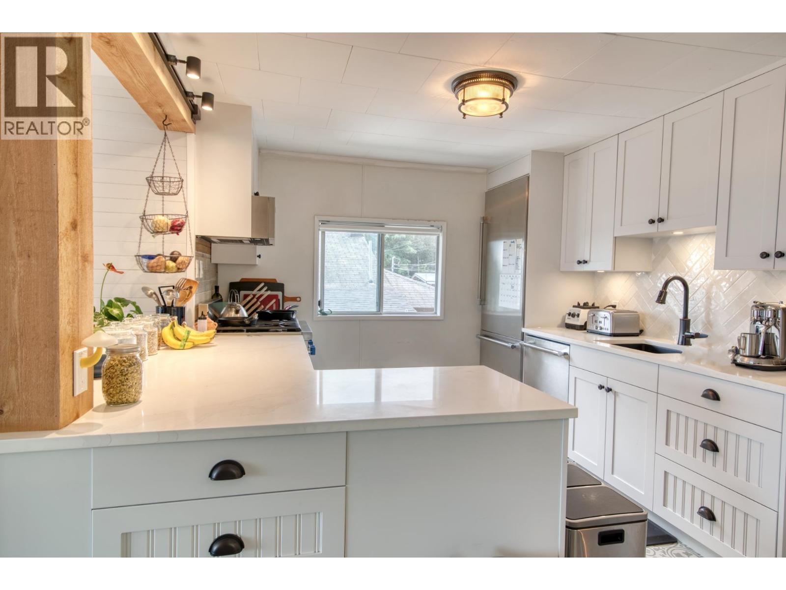 798 Fisher Road, Gibsons, British Columbia  V0N 1V1 - Photo 8 - R3146233