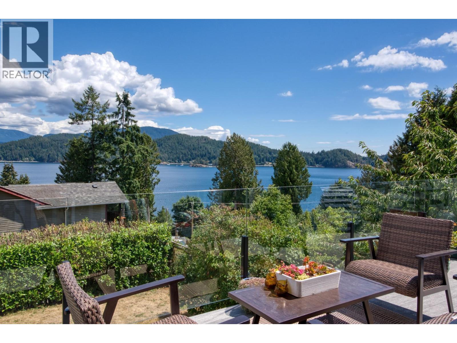 798 Fisher Road, Gibsons, British Columbia  V0N 1V1 - Photo 3 - R3146233