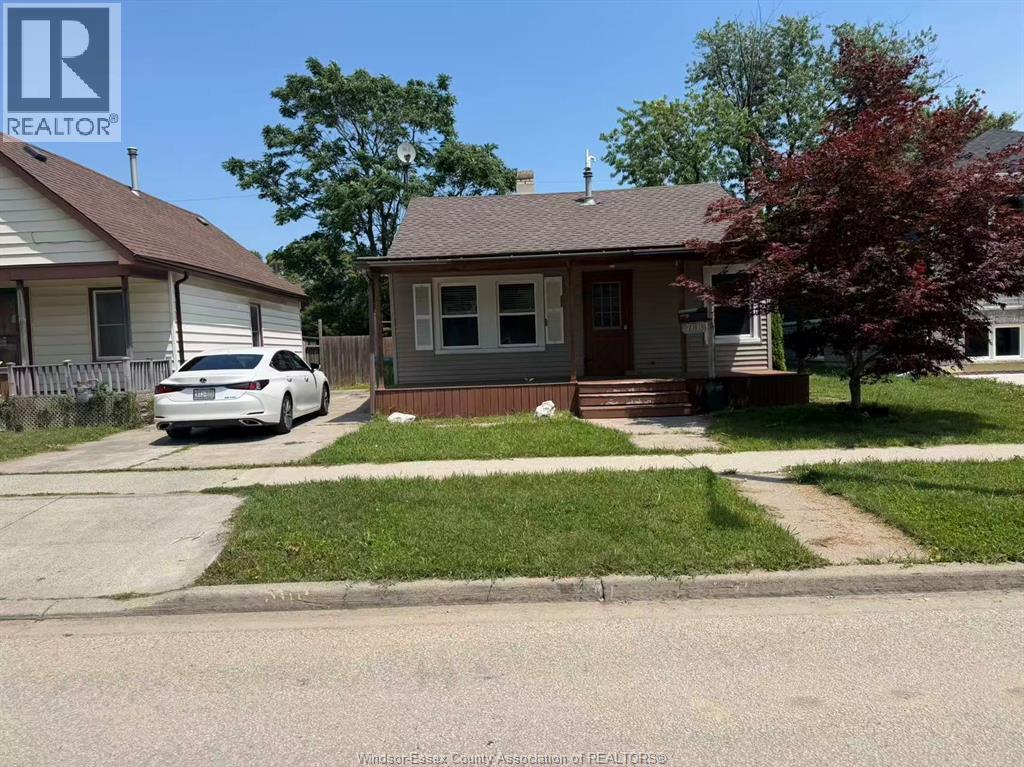 768 Bridge AVENUE, Windsor