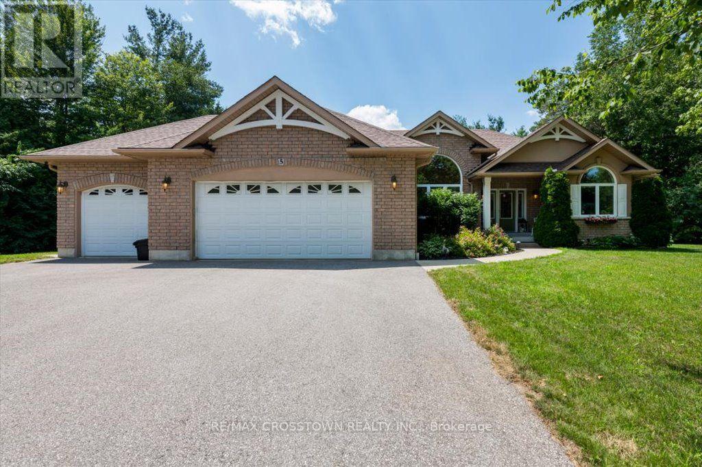 5 PINE HILL DRIVE, Springwater, Ontario