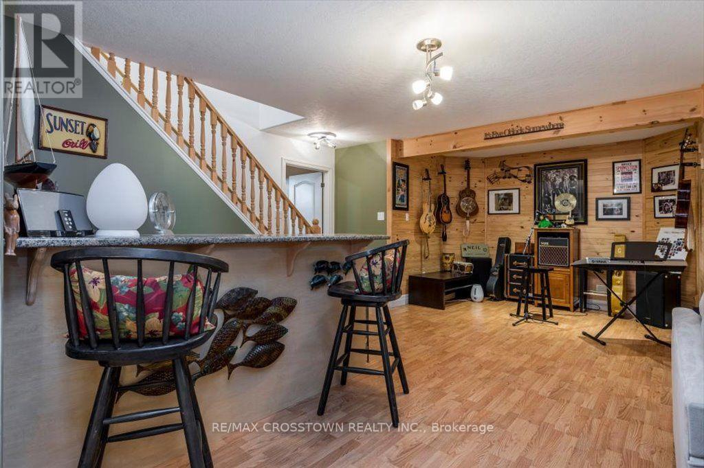 5 Pine Hill Drive, Springwater, Ontario  L0L 2K0 - Photo 23 - S13564566
