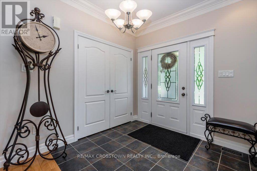 5 Pine Hill Drive, Springwater, Ontario  L0L 2K0 - Photo 5 - S13564566