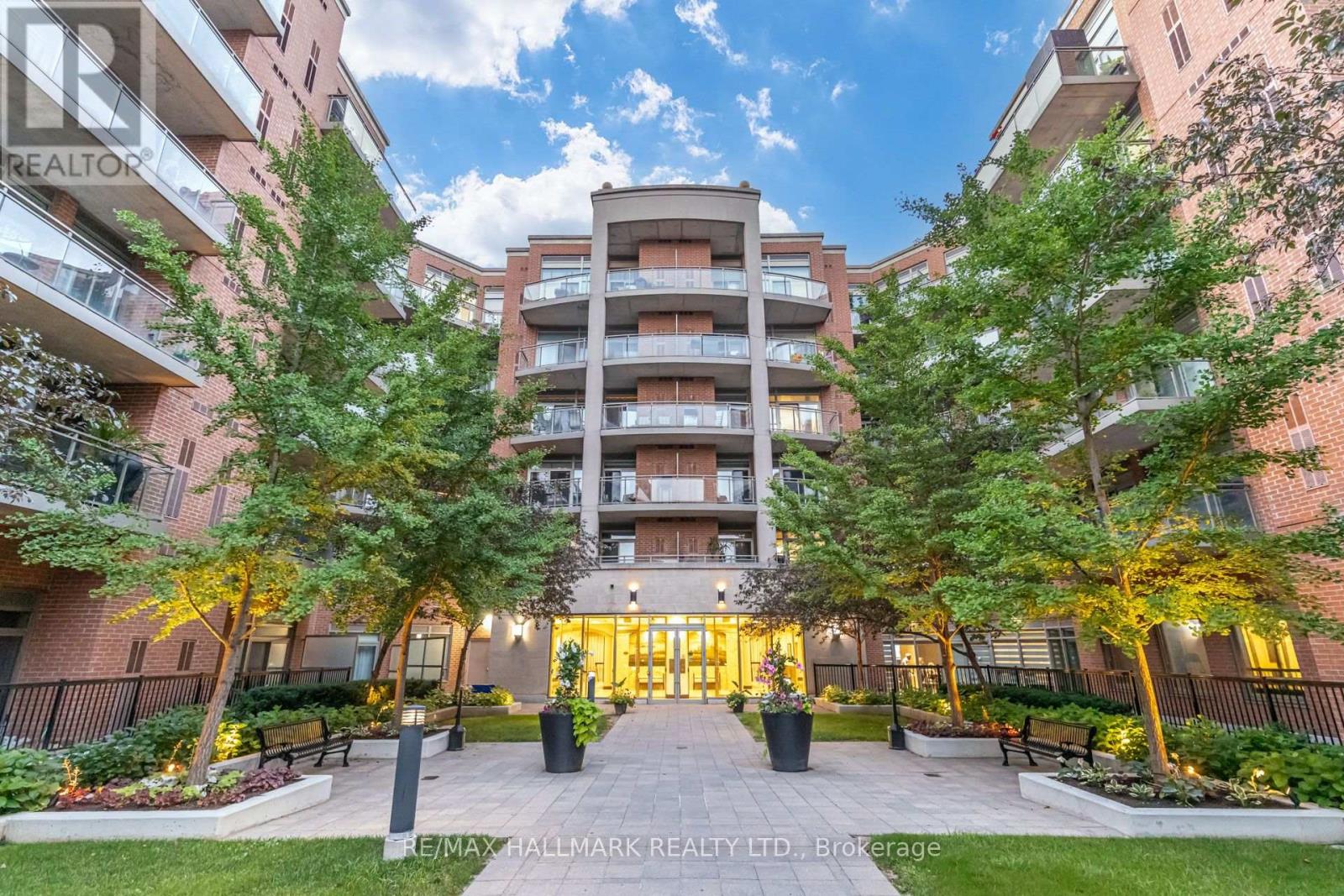 Ph631 - 281 Woodbridge Avenue, Vaughan, Ontario  L4L 0C6 - Photo 1 - N13558992