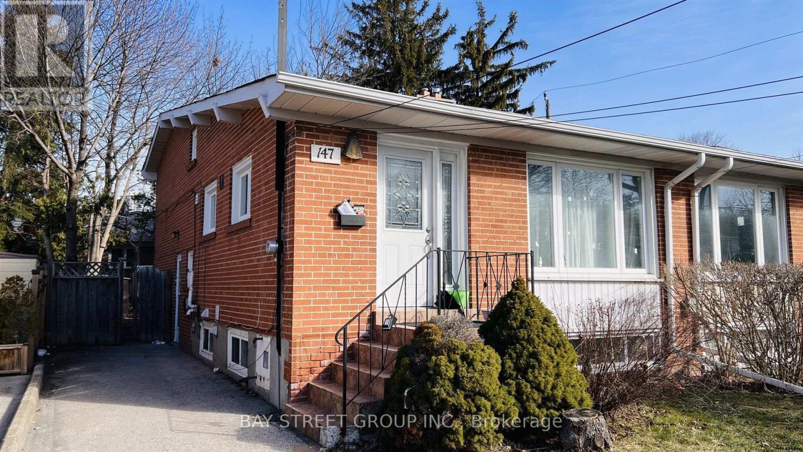Ground & Lower - 147 Roywood Drive, Toronto, Ontario  M3A 2E3 - Photo 3 - C13564586