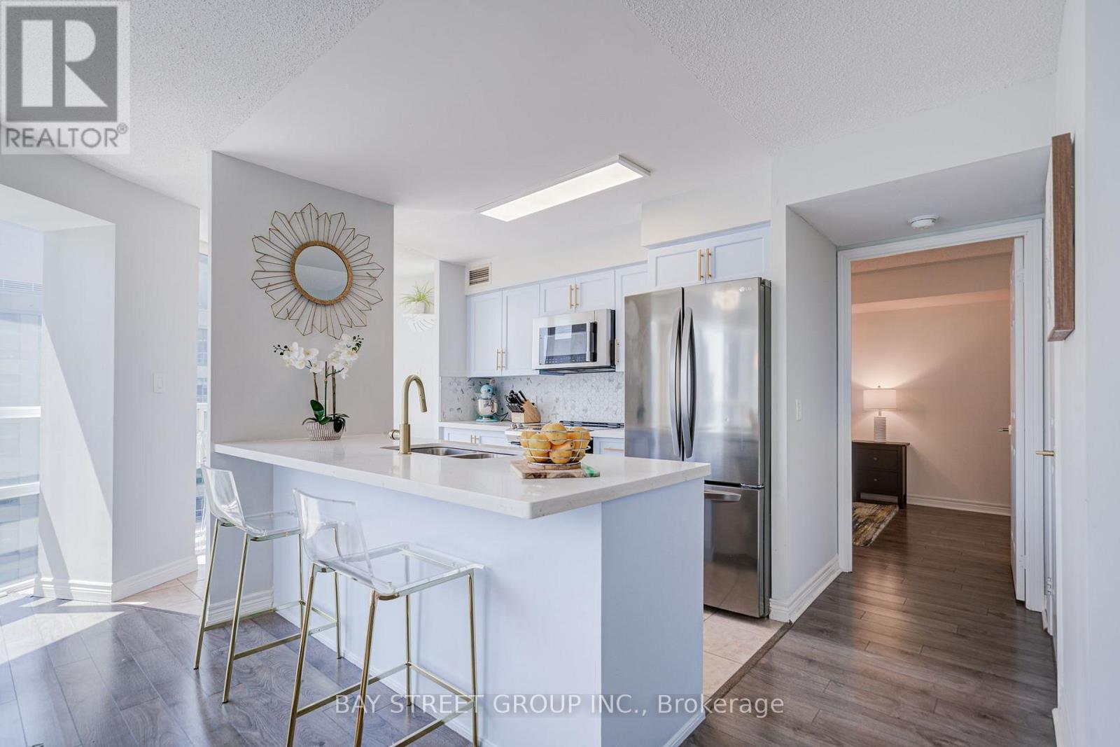 1811 - 30 Grand Trunk Crescent, Toronto, Ontario  M5J 3A4 - Photo 11 - C13564616