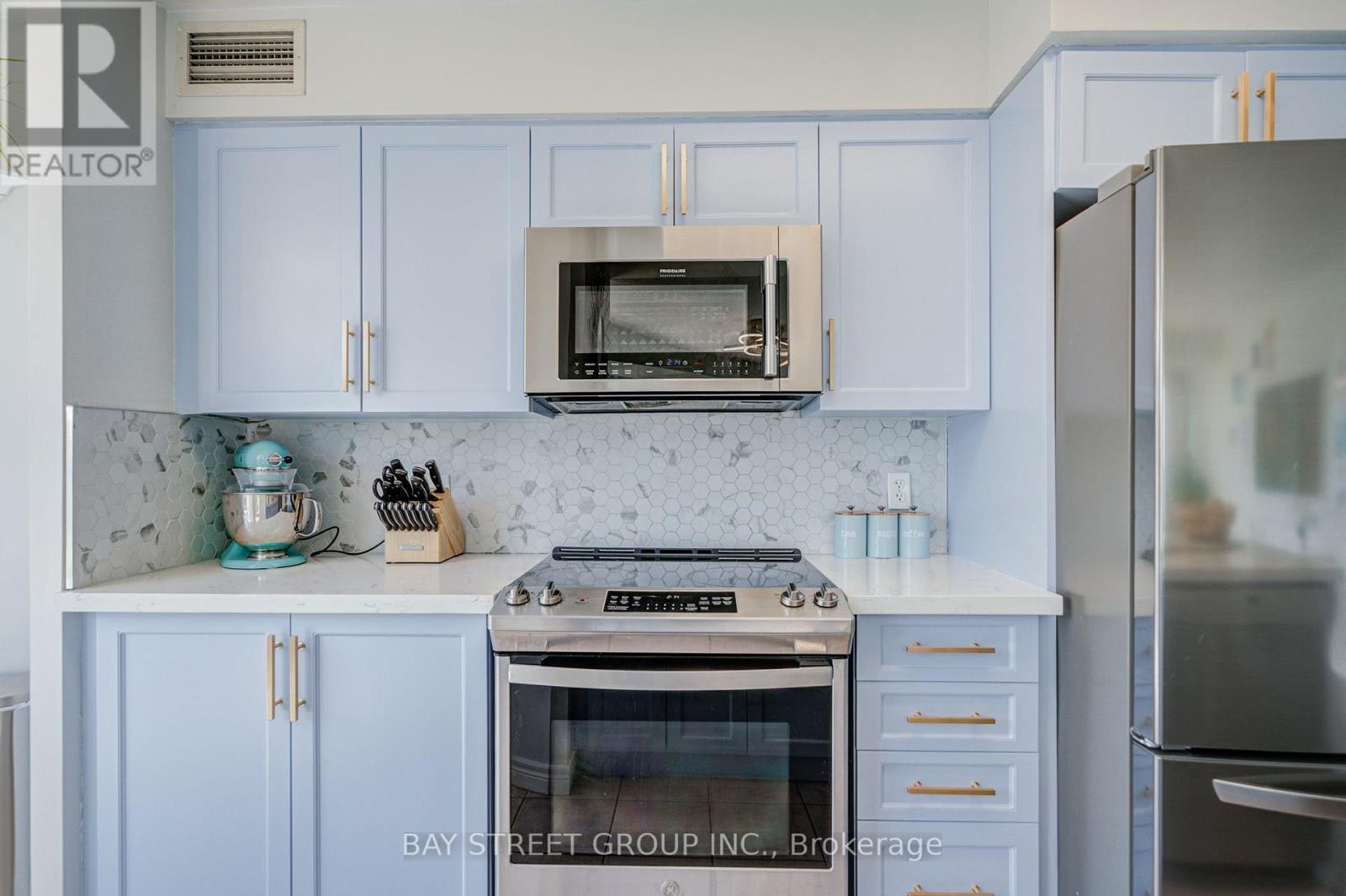 1811 - 30 Grand Trunk Crescent, Toronto, Ontario  M5J 3A4 - Photo 13 - C13564616