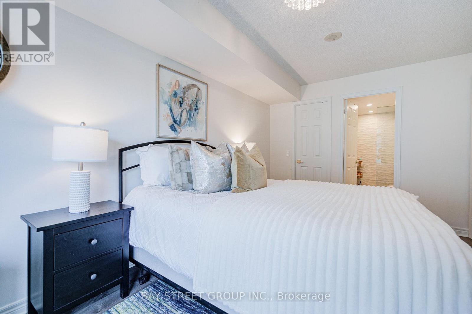 1811 - 30 Grand Trunk Crescent, Toronto, Ontario  M5J 3A4 - Photo 19 - C13564616