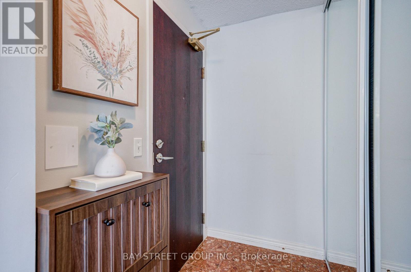 1811 - 30 Grand Trunk Crescent, Toronto, Ontario  M5J 3A4 - Photo 5 - C13564616