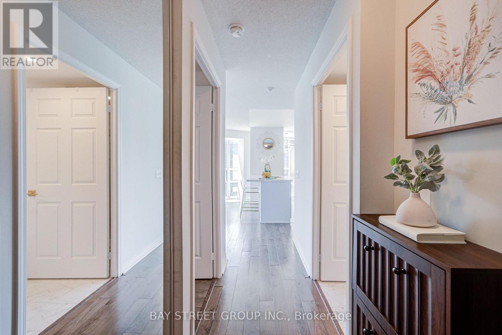 1811 - 30 Grand Trunk Crescent, Toronto, Ontario  M5J 3A4 - Photo 6 - C13564616