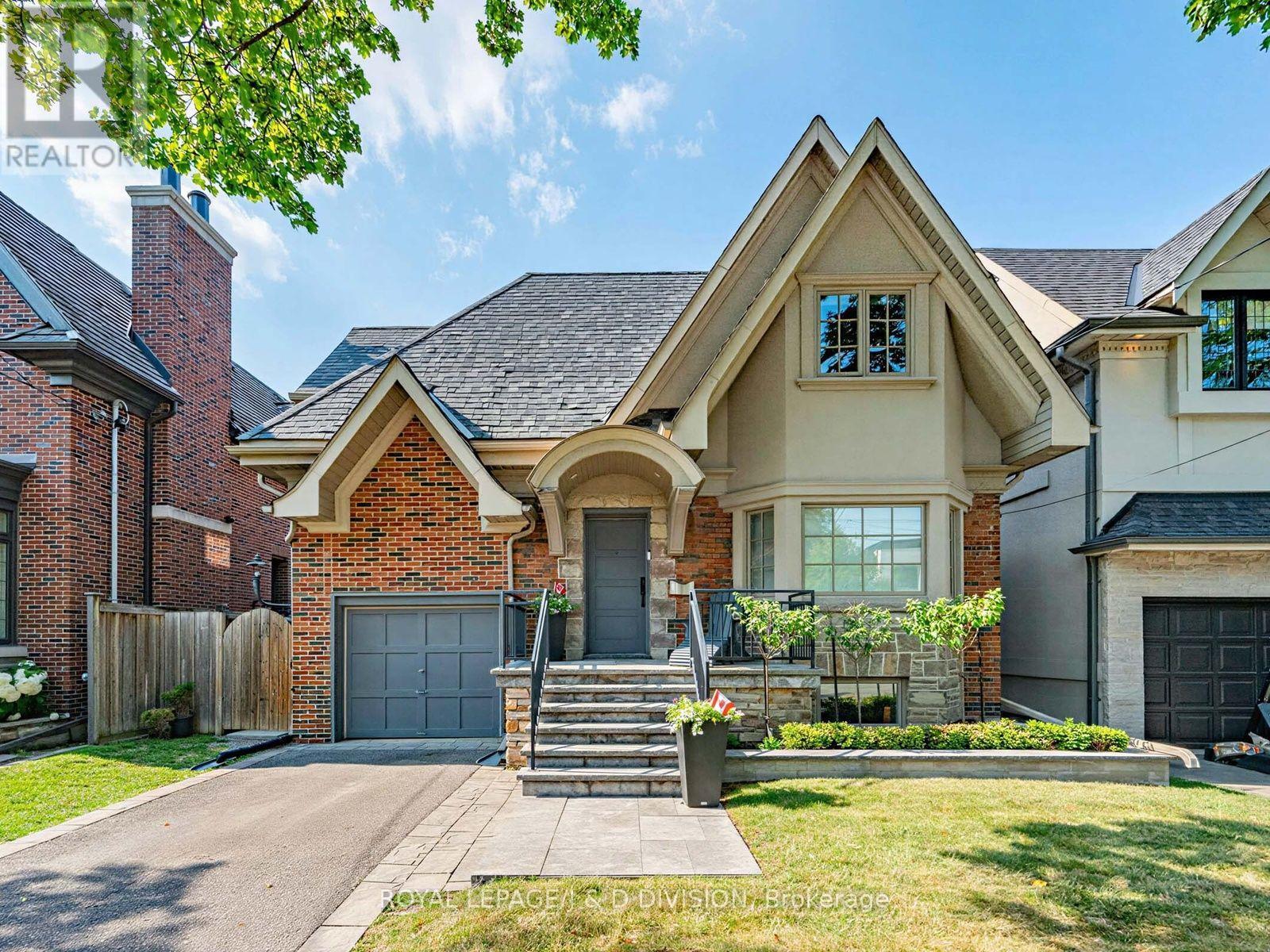 146 GLENVALE BOULEVARD, Toronto, Ontario