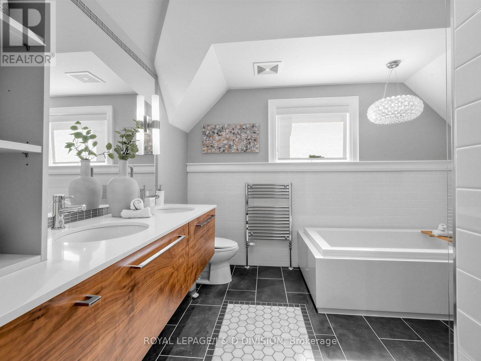 146 Glenvale Boulevard, Toronto, Ontario  M4G 2W3 - Photo 20 - C13564626