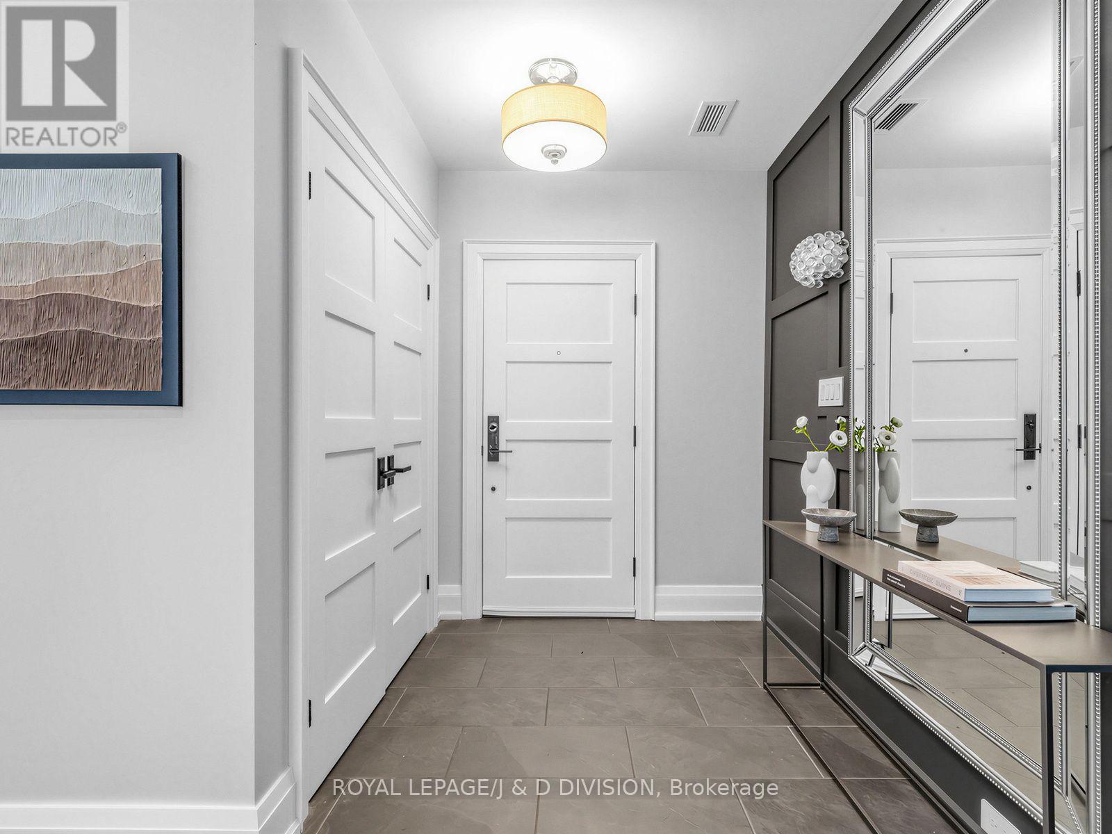 146 Glenvale Boulevard, Toronto, Ontario  M4G 2W3 - Photo 3 - C13564626
