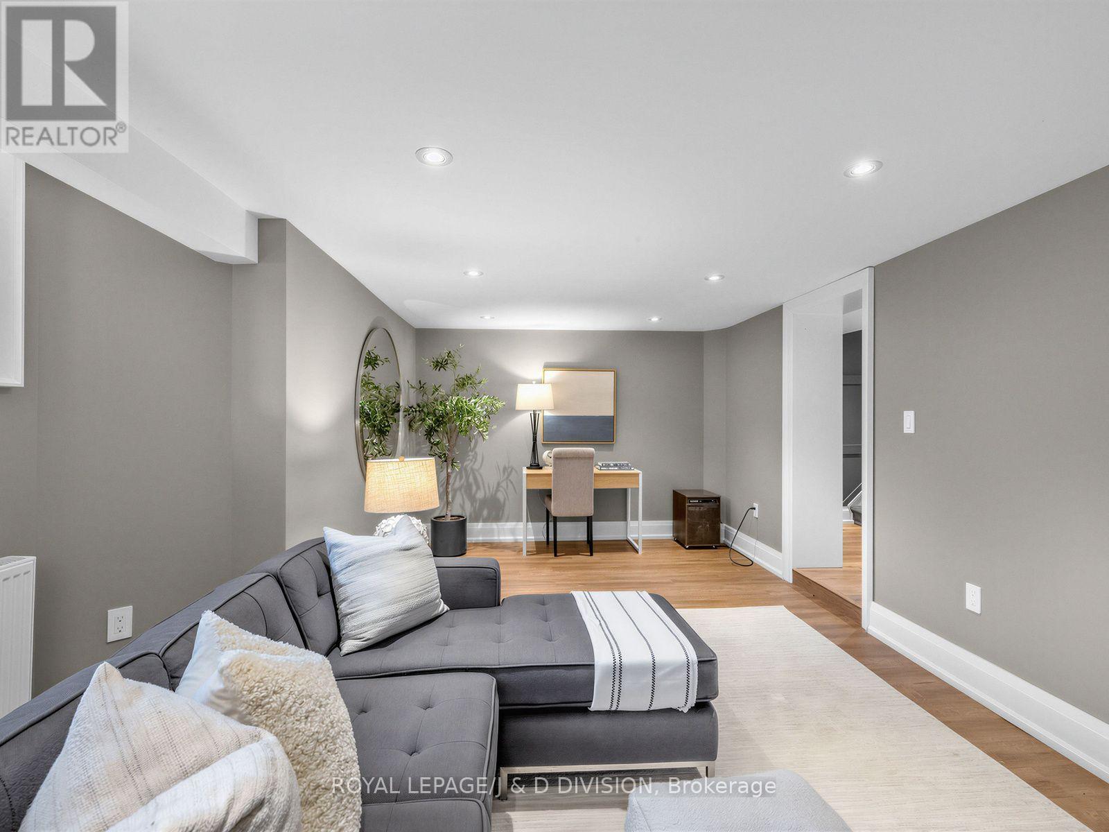 146 Glenvale Boulevard, Toronto, Ontario  M4G 2W3 - Photo 30 - C13564626