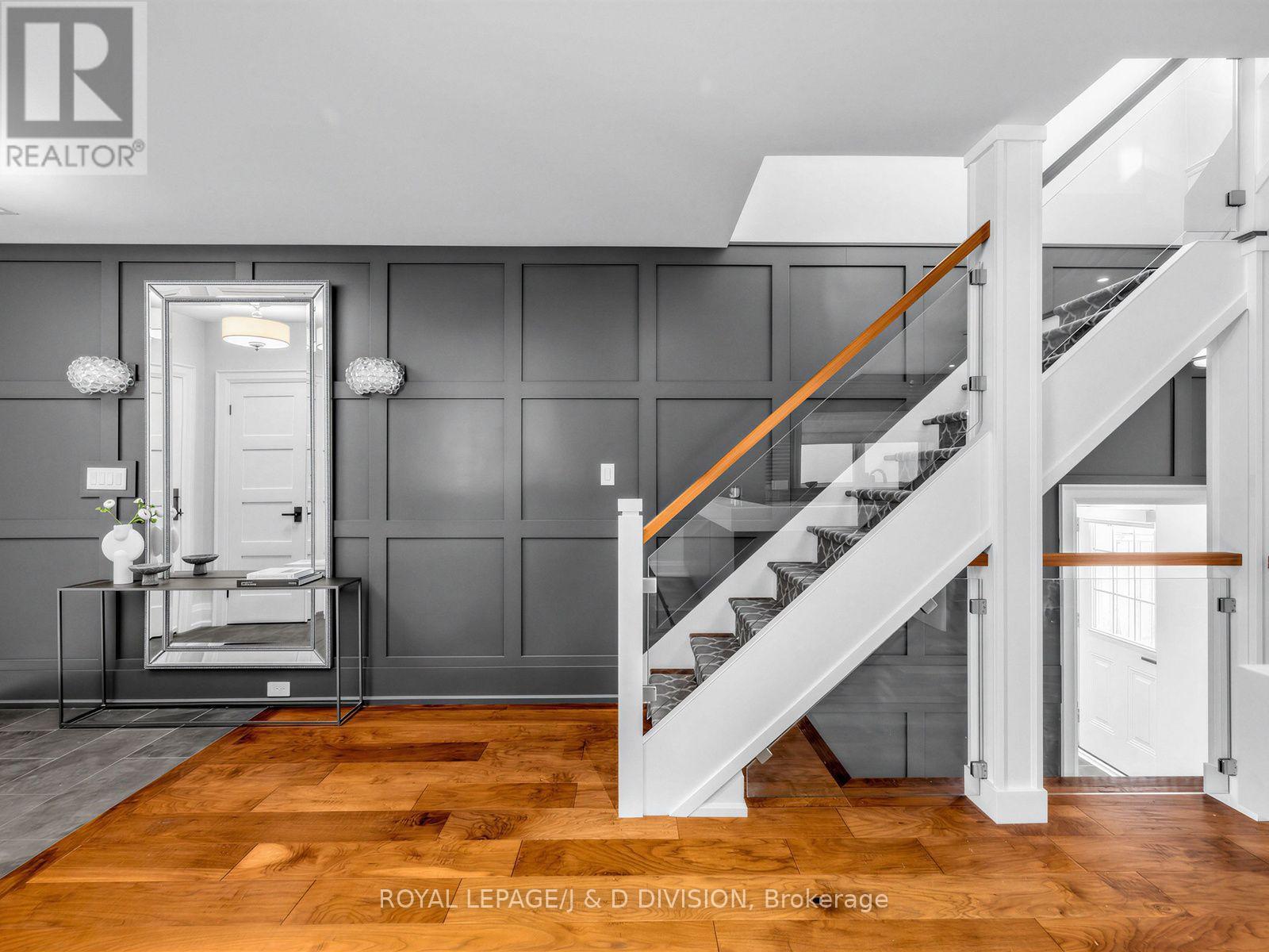 146 Glenvale Boulevard, Toronto, Ontario  M4G 2W3 - Photo 4 - C13564626