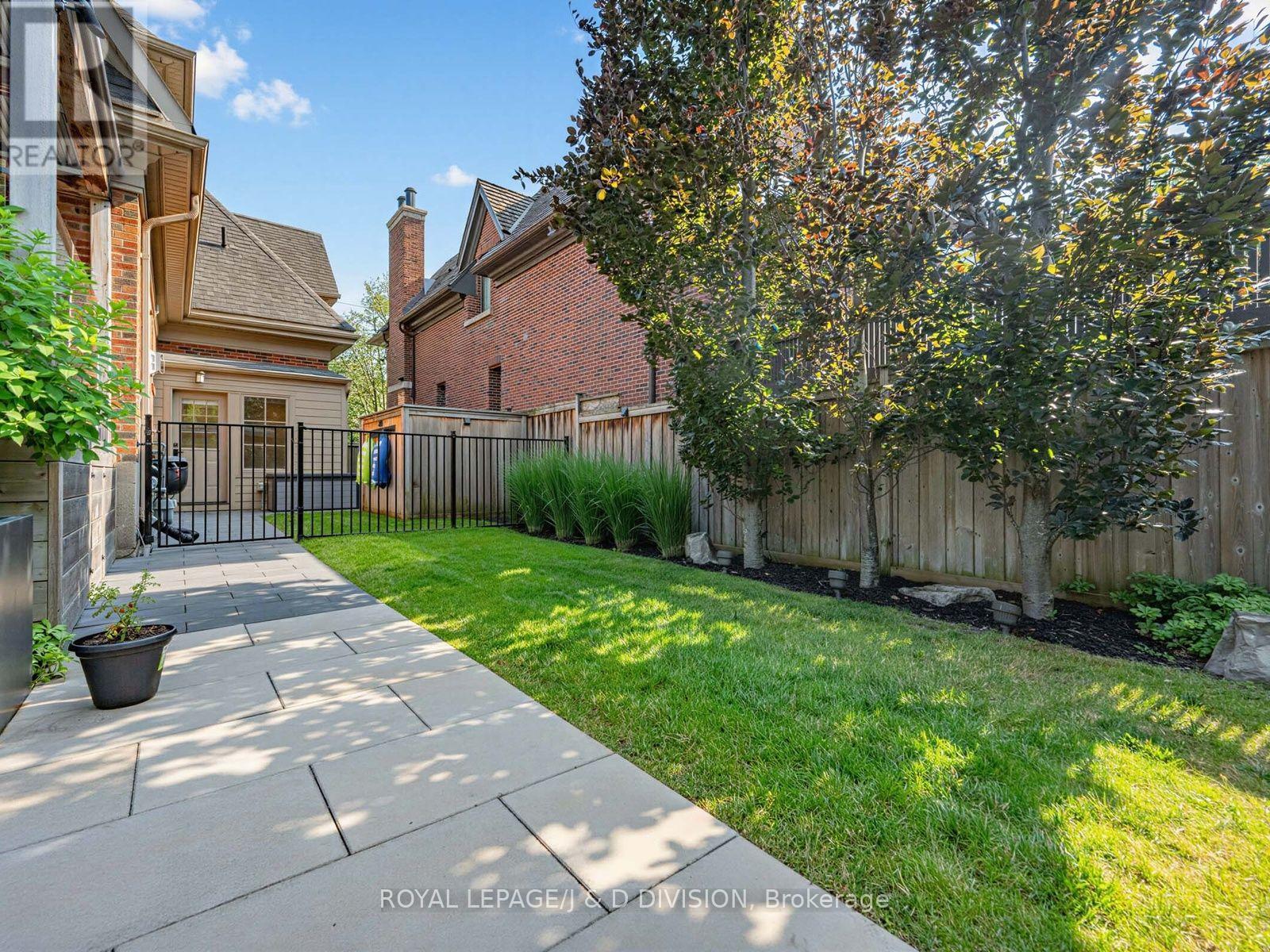146 Glenvale Boulevard, Toronto, Ontario  M4G 2W3 - Photo 41 - C13564626