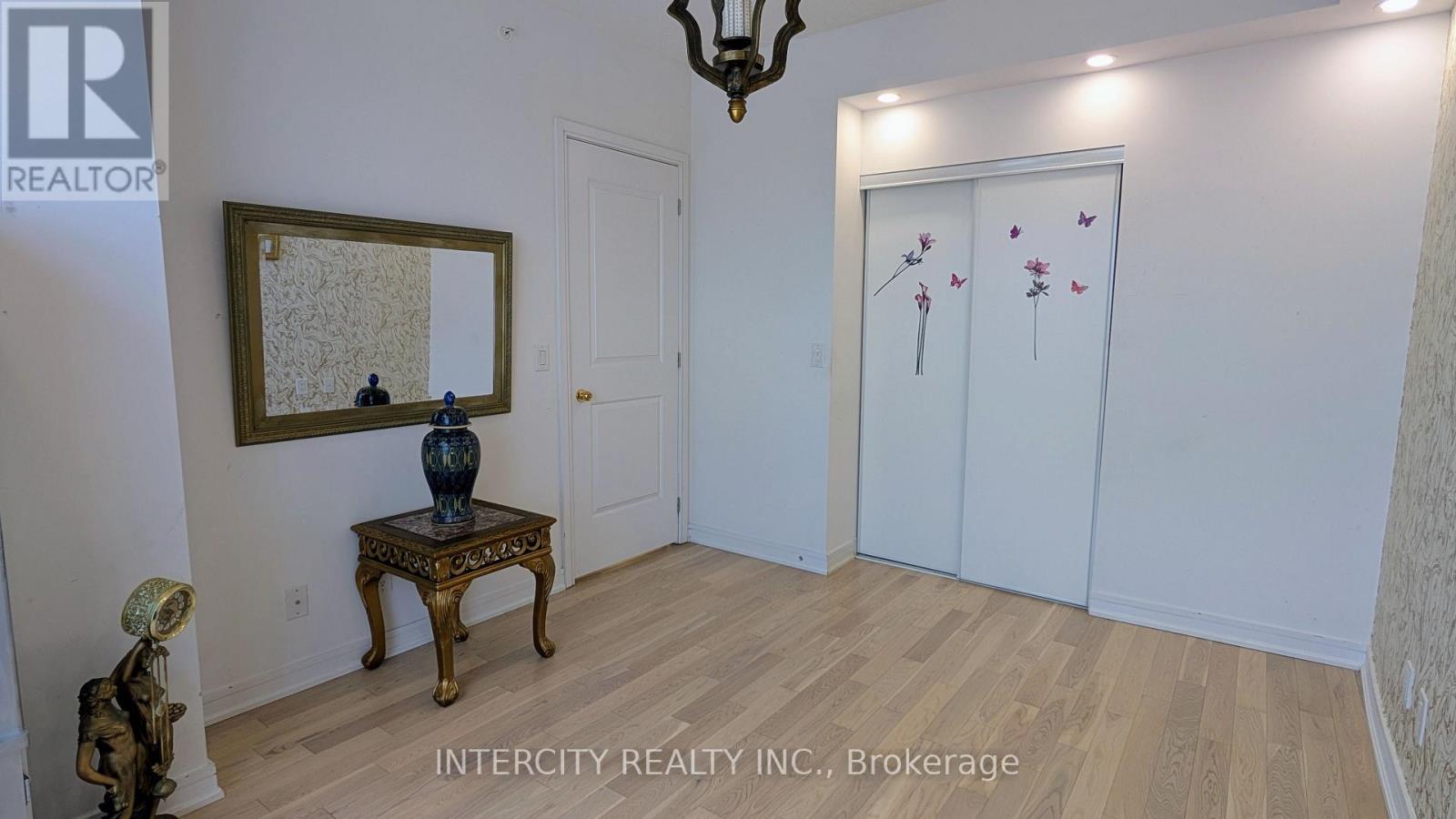 1602 - 9201 Yonge Street, Richmond Hill, Ontario  L4C 1H9 - Photo 13 - N13564604