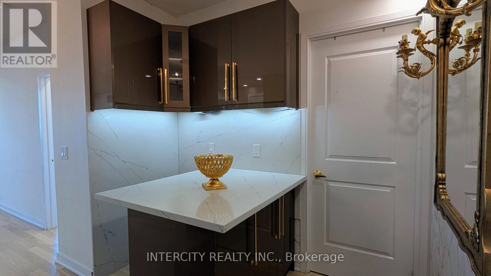 1602 - 9201 Yonge Street, Richmond Hill, Ontario  L4C 1H9 - Photo 5 - N13564604