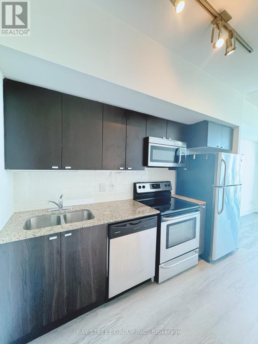 1008 - 105 The Queensway, Toronto, Ontario  M6S 2A2 - Photo 6 - W13564592