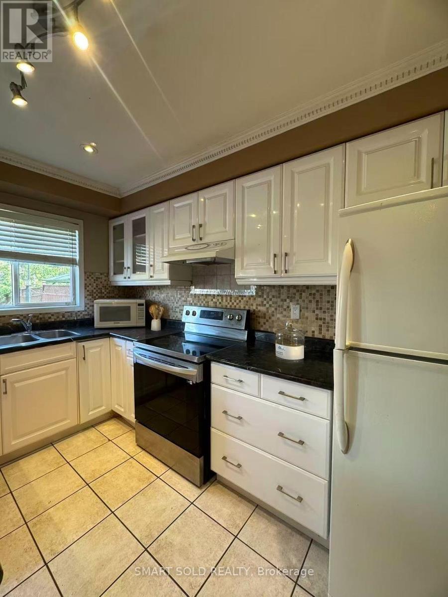 7267 Aldercrest Drive, Mississauga, Ontario  L5N 7N8 - Photo 12 - W13564640