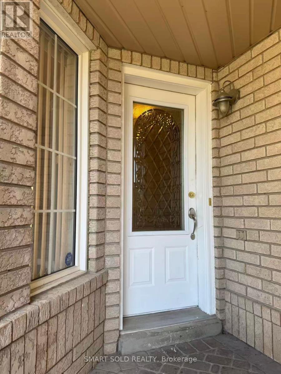 7267 Aldercrest Drive, Mississauga, Ontario  L5N 7N8 - Photo 4 - W13564640