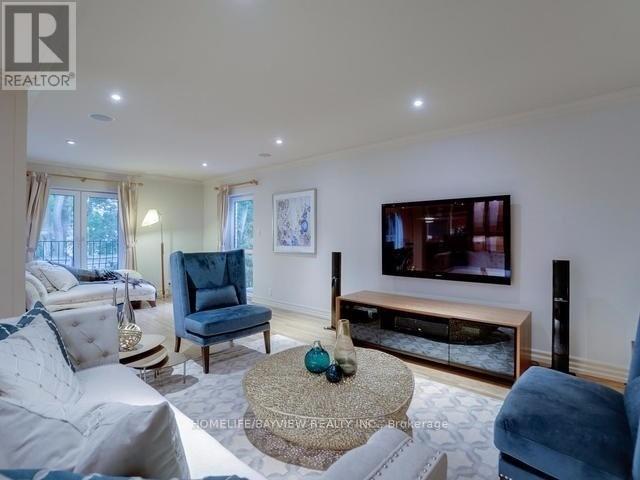 45 Aldershot Crescent, Toronto, Ontario M2P 1L7 - Photo 3 - C13564670