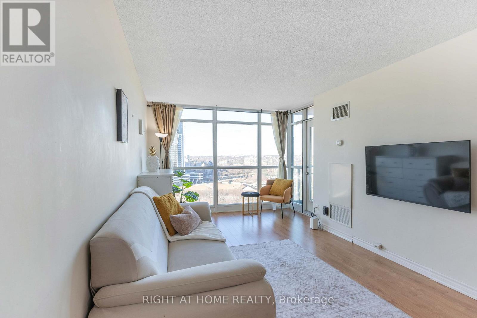 1807 - 231 Fort York Boulevard, Toronto, Ontario  M5V 1B2 - Photo 14 - C13564710