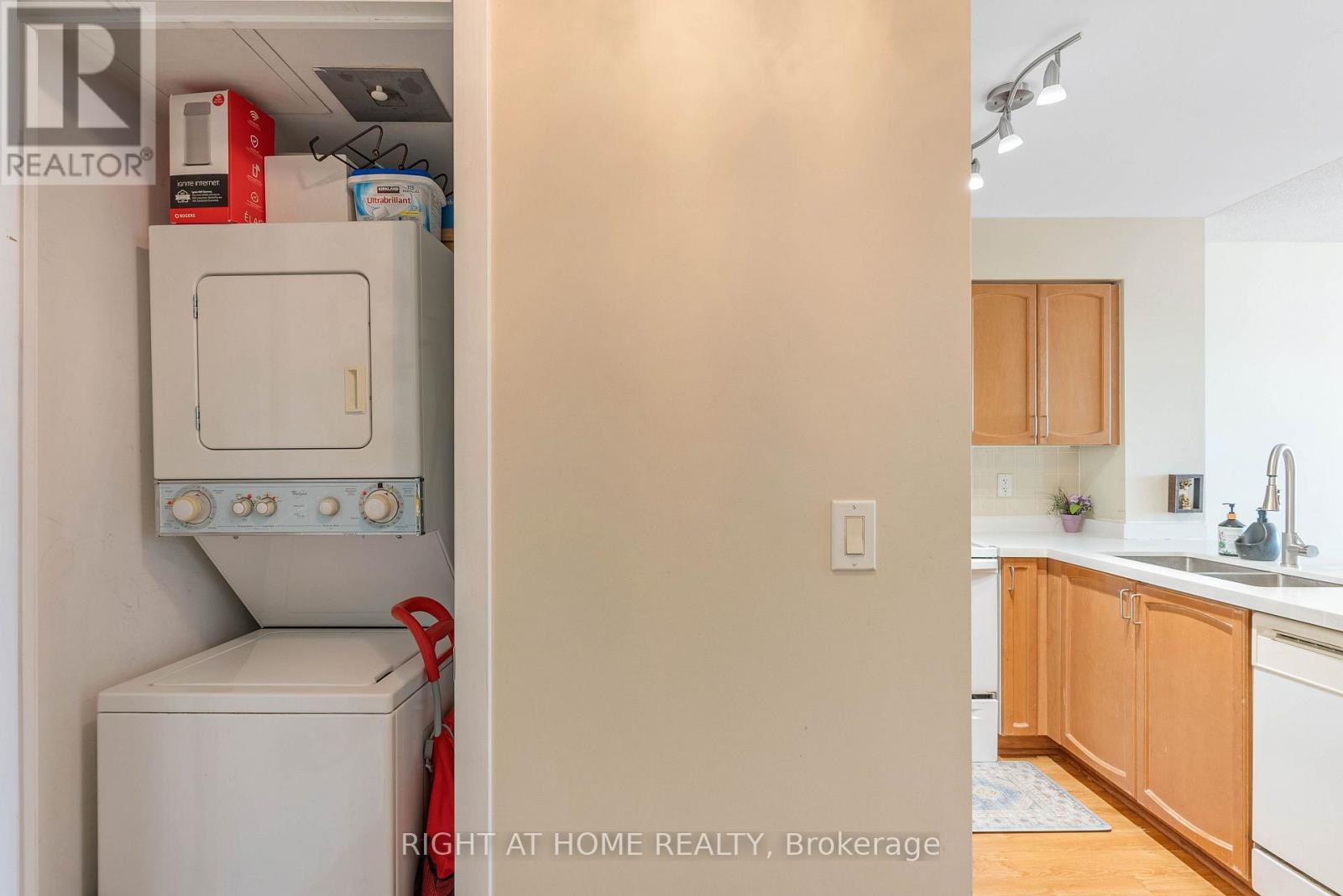1807 - 231 Fort York Boulevard, Toronto, Ontario  M5V 1B2 - Photo 24 - C13564710