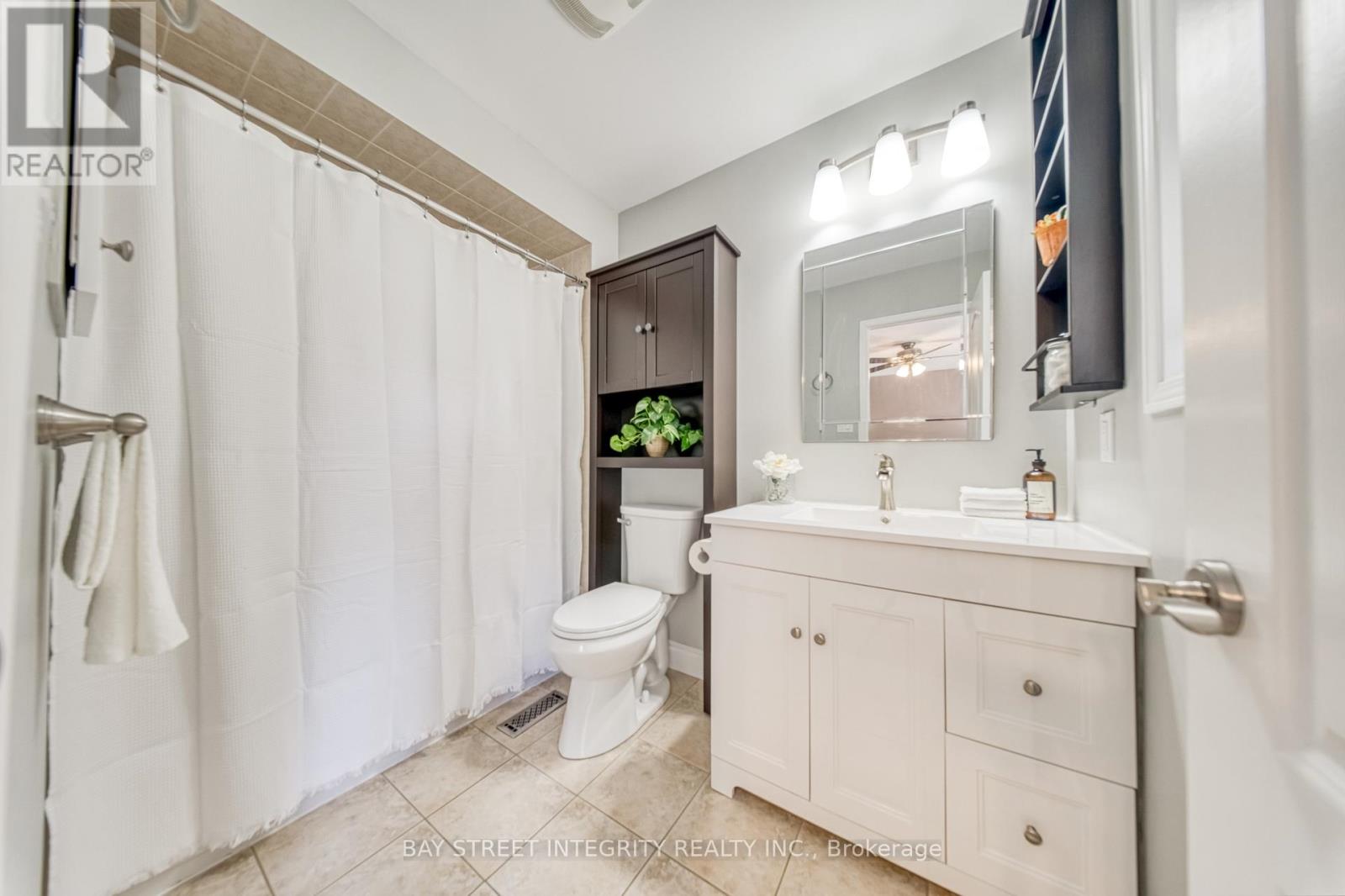 129 Fadine Road, Newmarket, Ontario L3X 2P2 - Photo 23 - N13564672