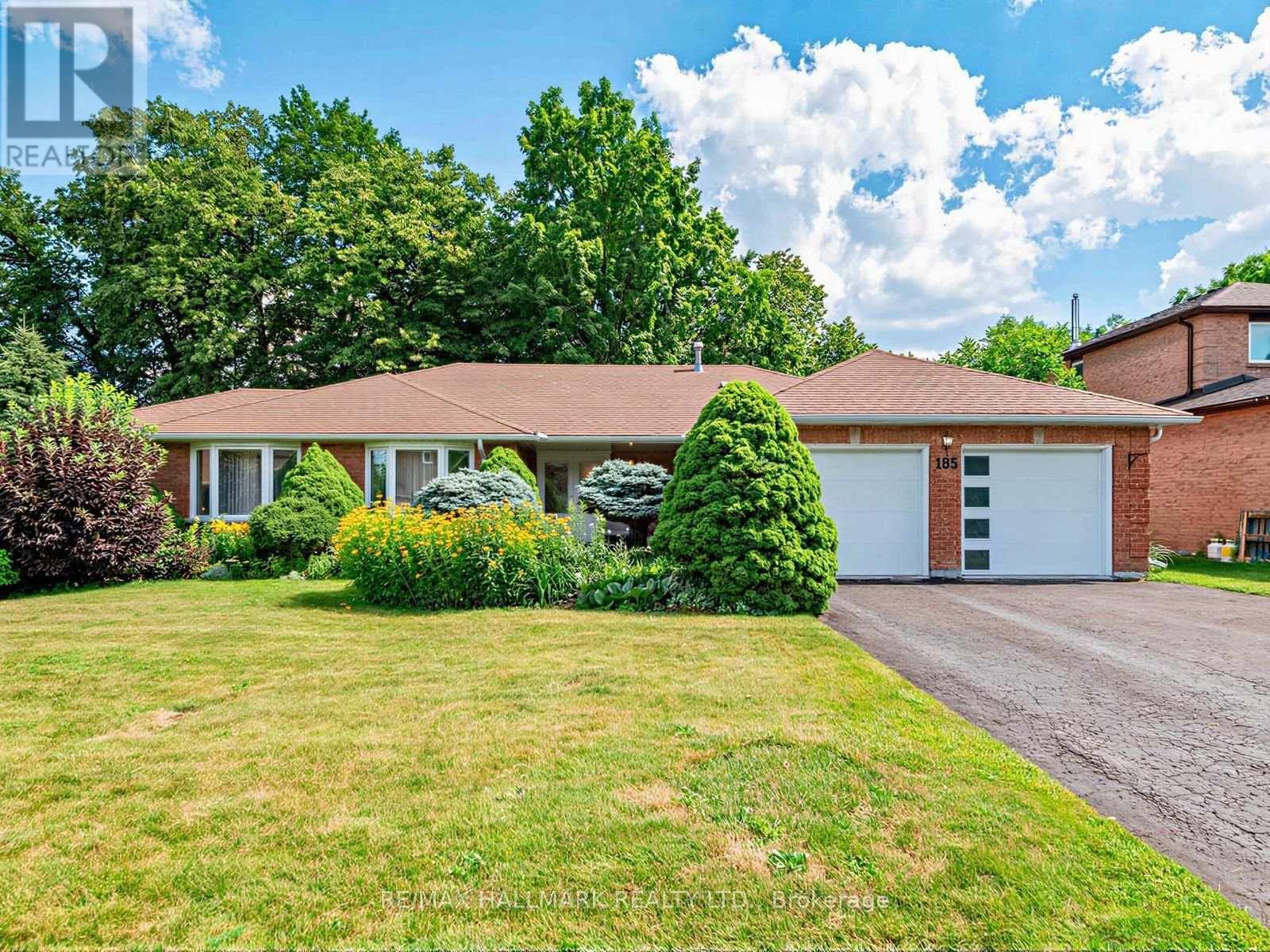 185 Aurora Heights Drive, Aurora, Ontario  L4G 2X1 - Photo 2 - N13564678