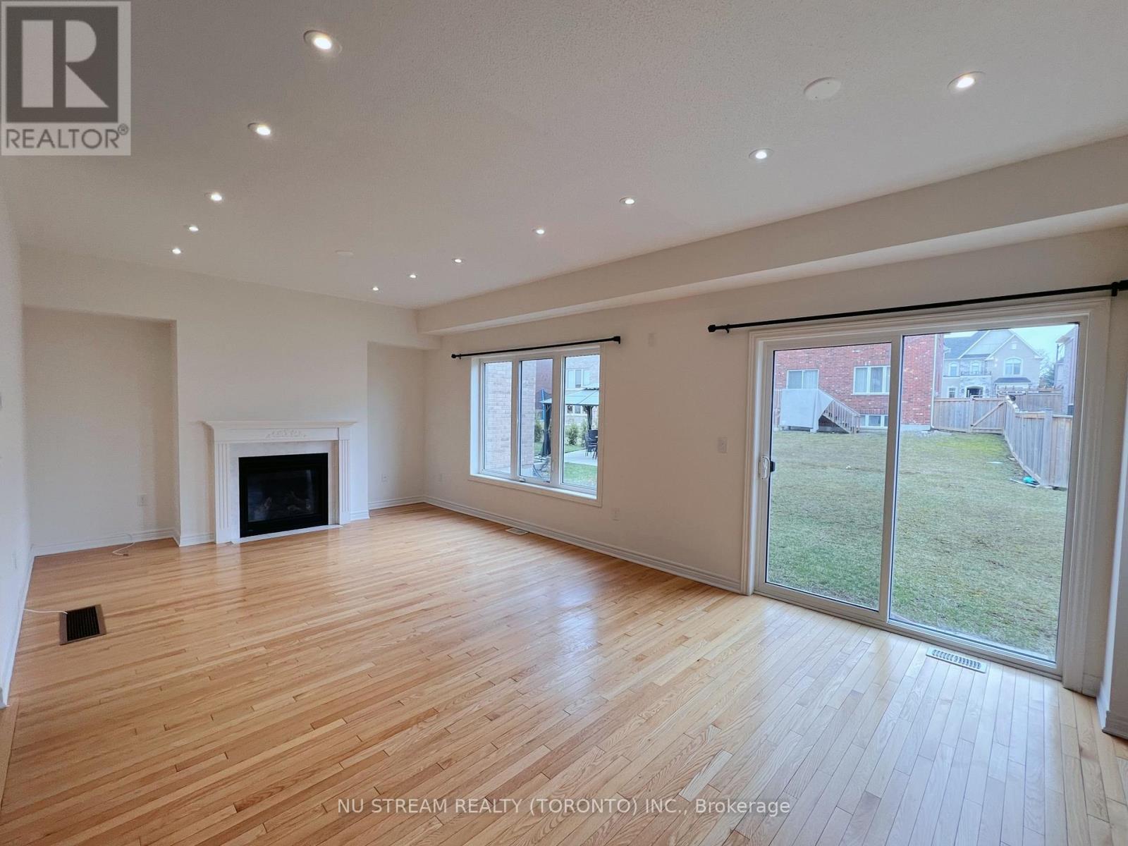 37 Kavanagh Avenue, East Gwillimbury, Ontario  L9N 0P6 - Photo 12 - N13564692