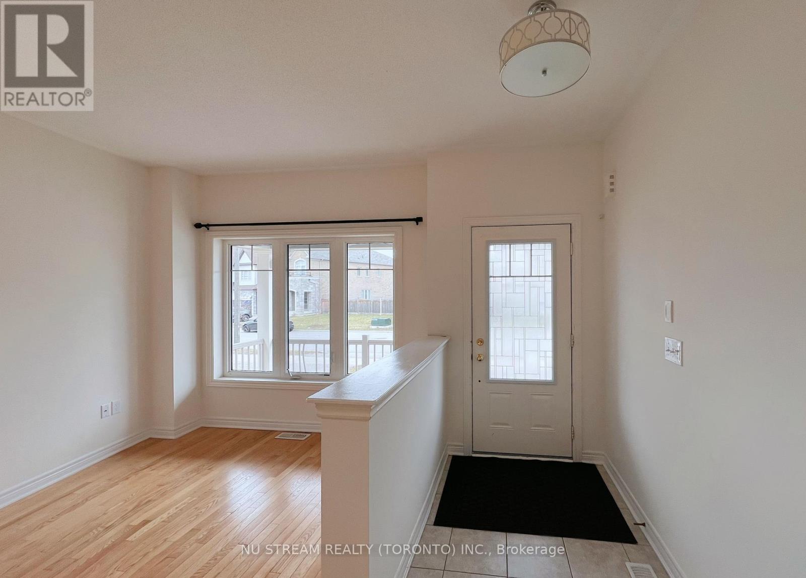 37 Kavanagh Avenue, East Gwillimbury, Ontario  L9N 0P6 - Photo 14 - N13564692
