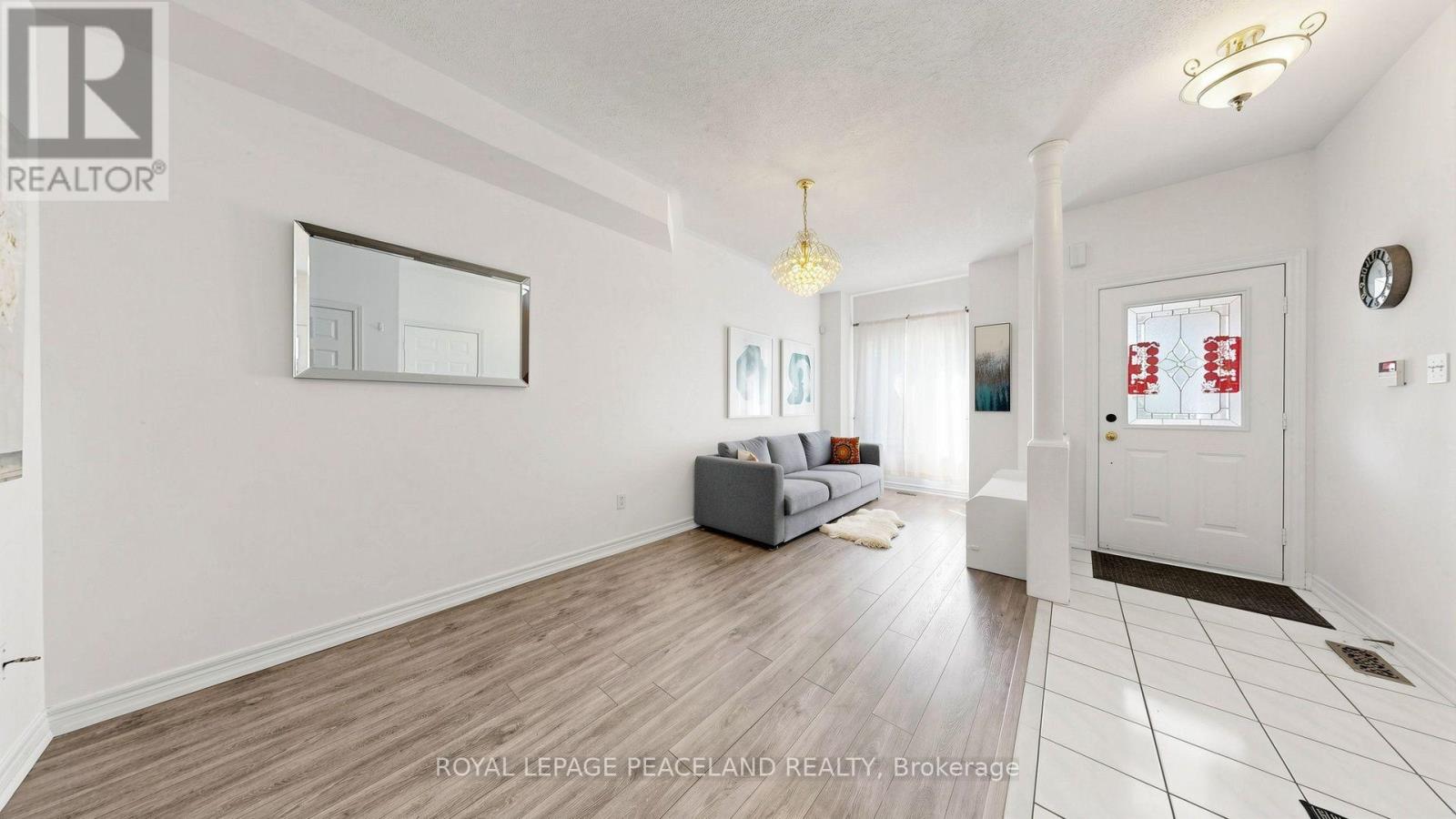 246 Farmstead Road, Richmond Hill, Ontario L4S 2J8 - Photo 5 - N13564700
