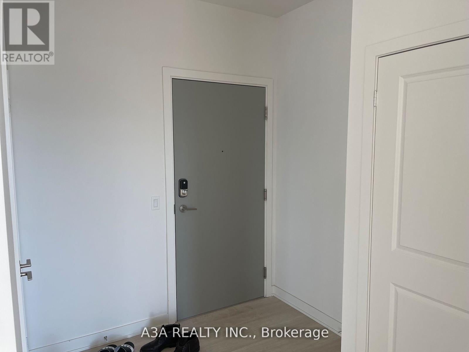 PH-02 - 50 UPPER MALL WAY - Photo 32
