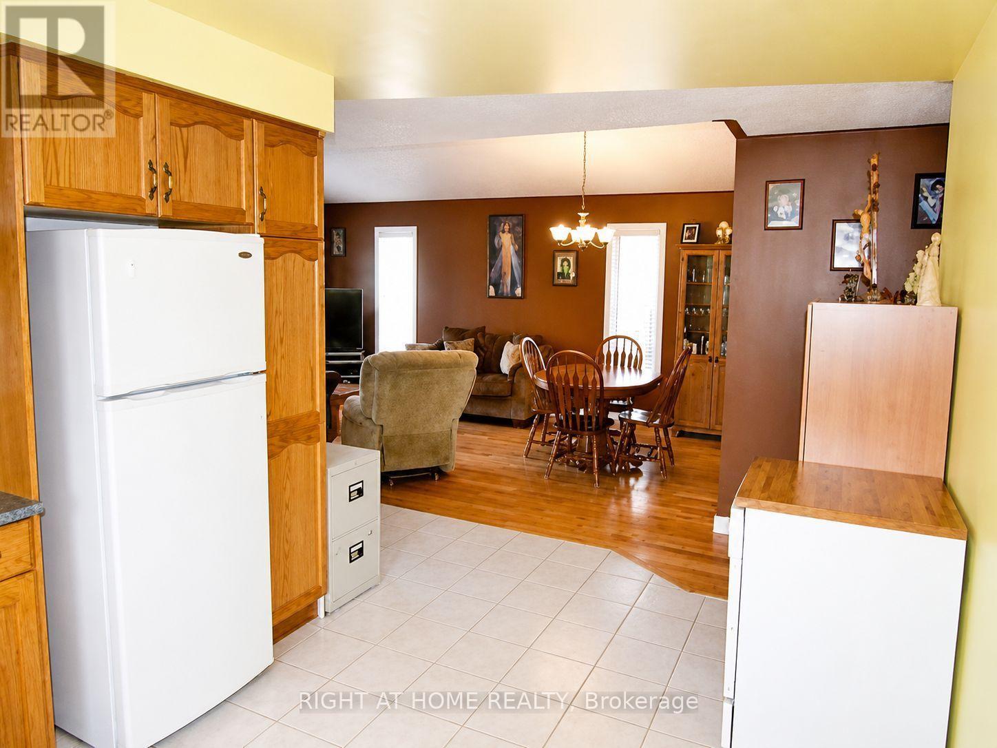Upper - 62 Highland Road W, Hamilton, Ontario  L8J 0M7 - Photo 7 - X13564704