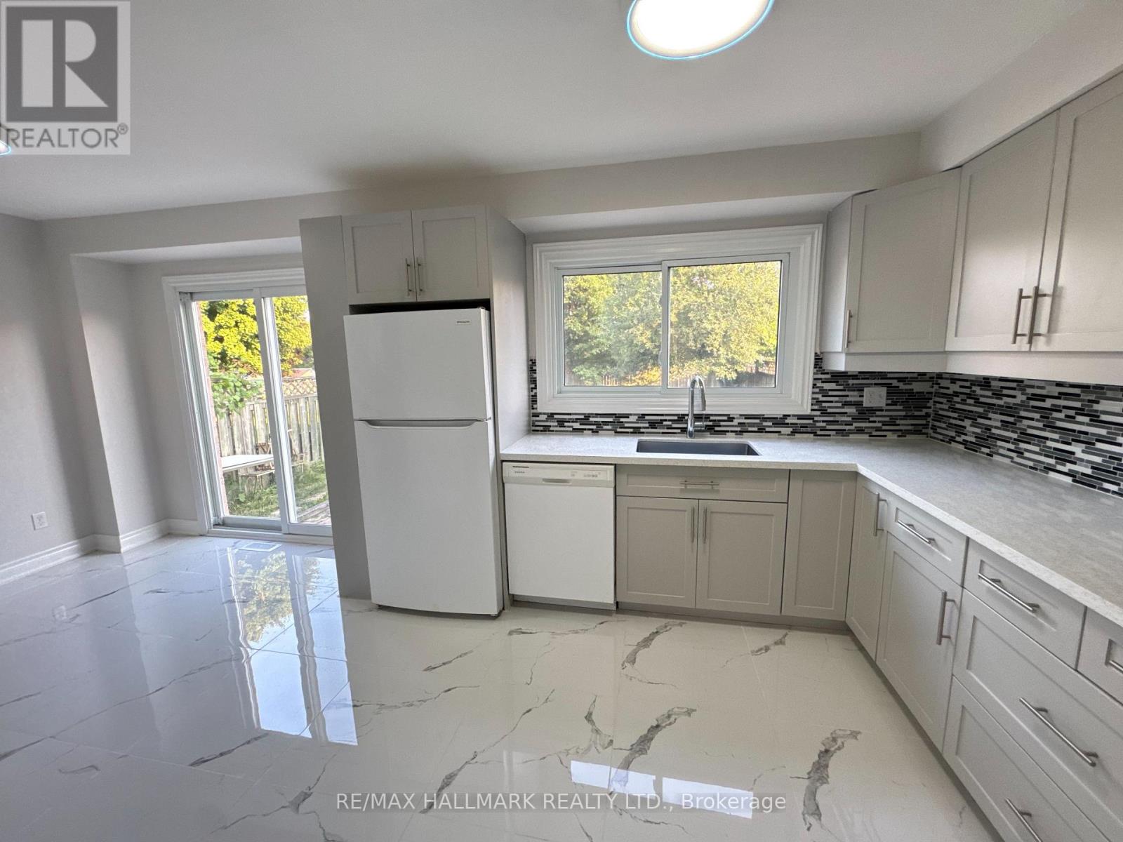 23 Lachlan Drive, Ajax, Ontario  L1T 1P1 - Photo 8 - E13564654