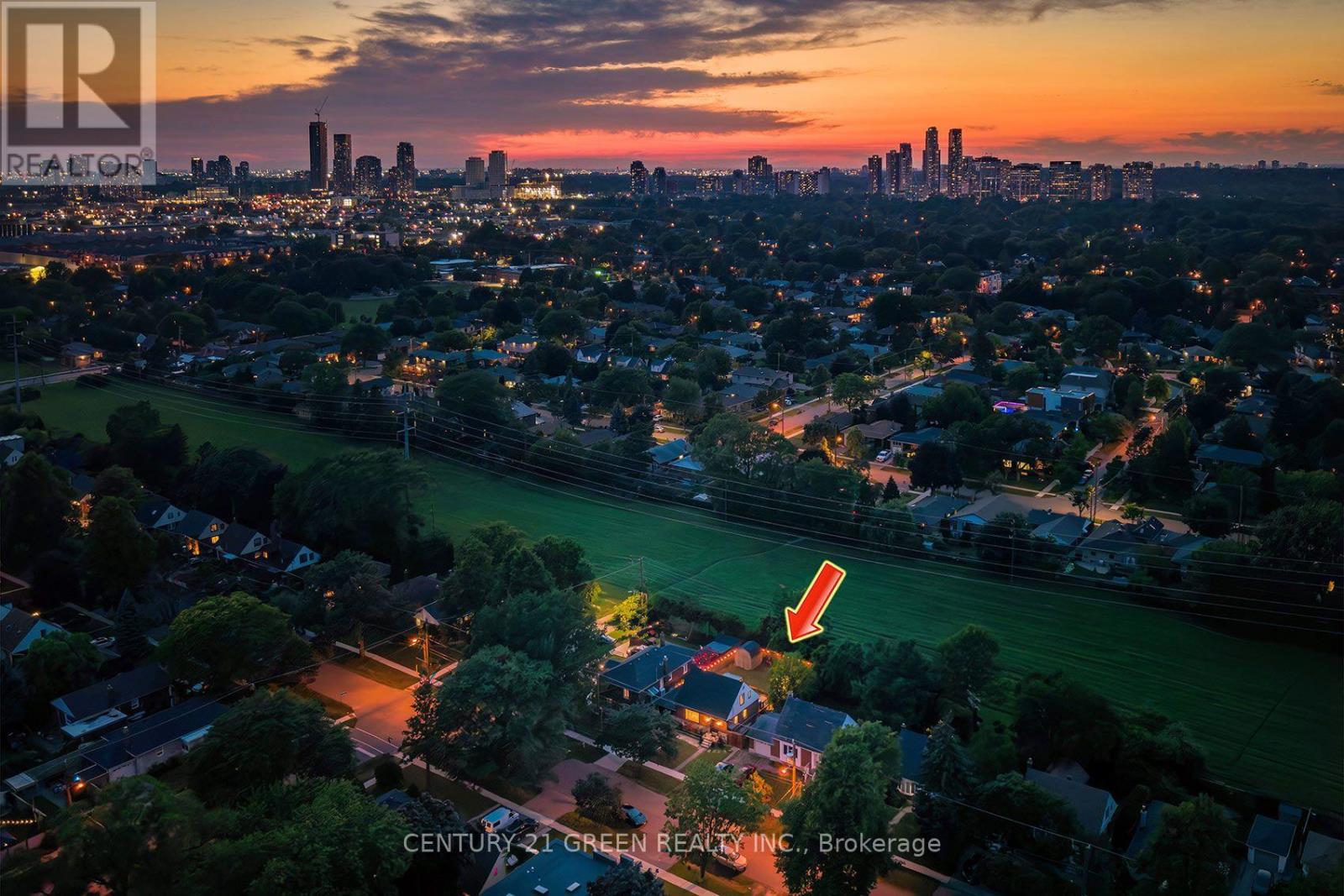 32 Castlebar Road, Toronto, Ontario  M8Z 2J5 - Photo 6 - W13459756
