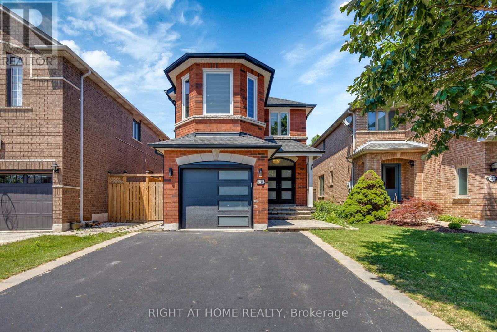 2029 WESTMOUNT DRIVE, Oakville, Ontario