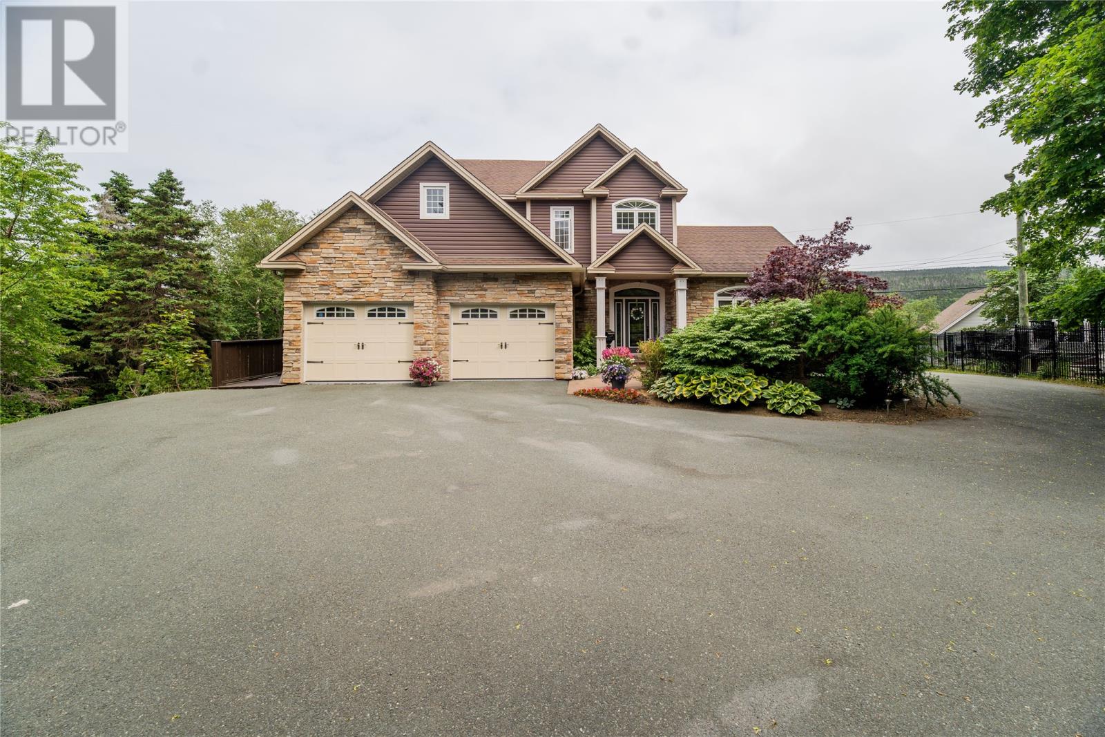 8 Carriage Lane, St. John's