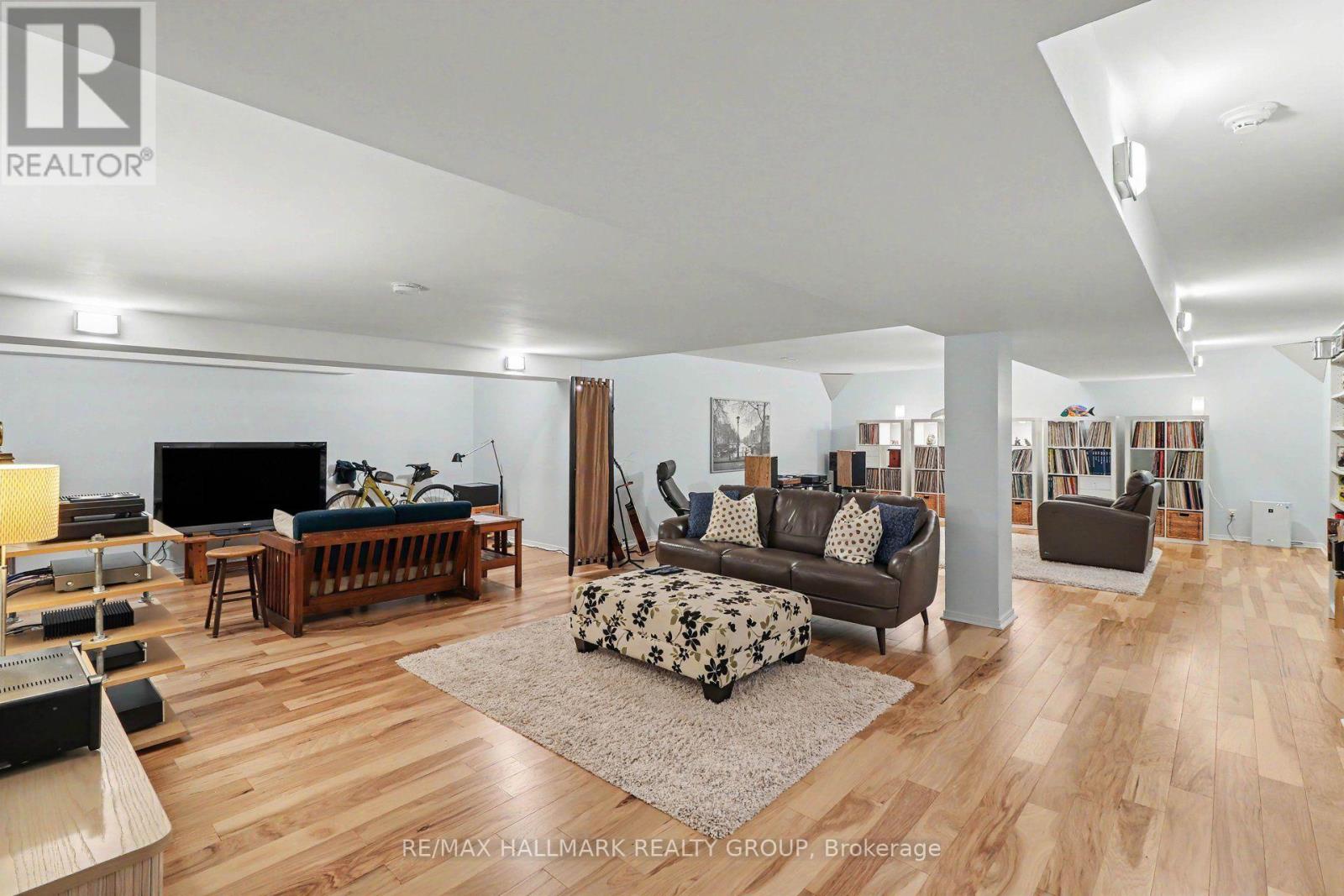 682 Kama Place, Ottawa, Ontario  K1J 8W2 - Photo 25 - X13564832