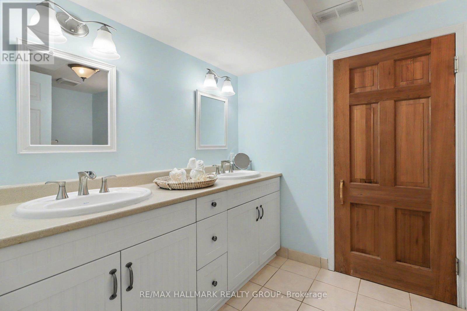682 Kama Place, Ottawa, Ontario  K1J 8W2 - Photo 31 - X13564832