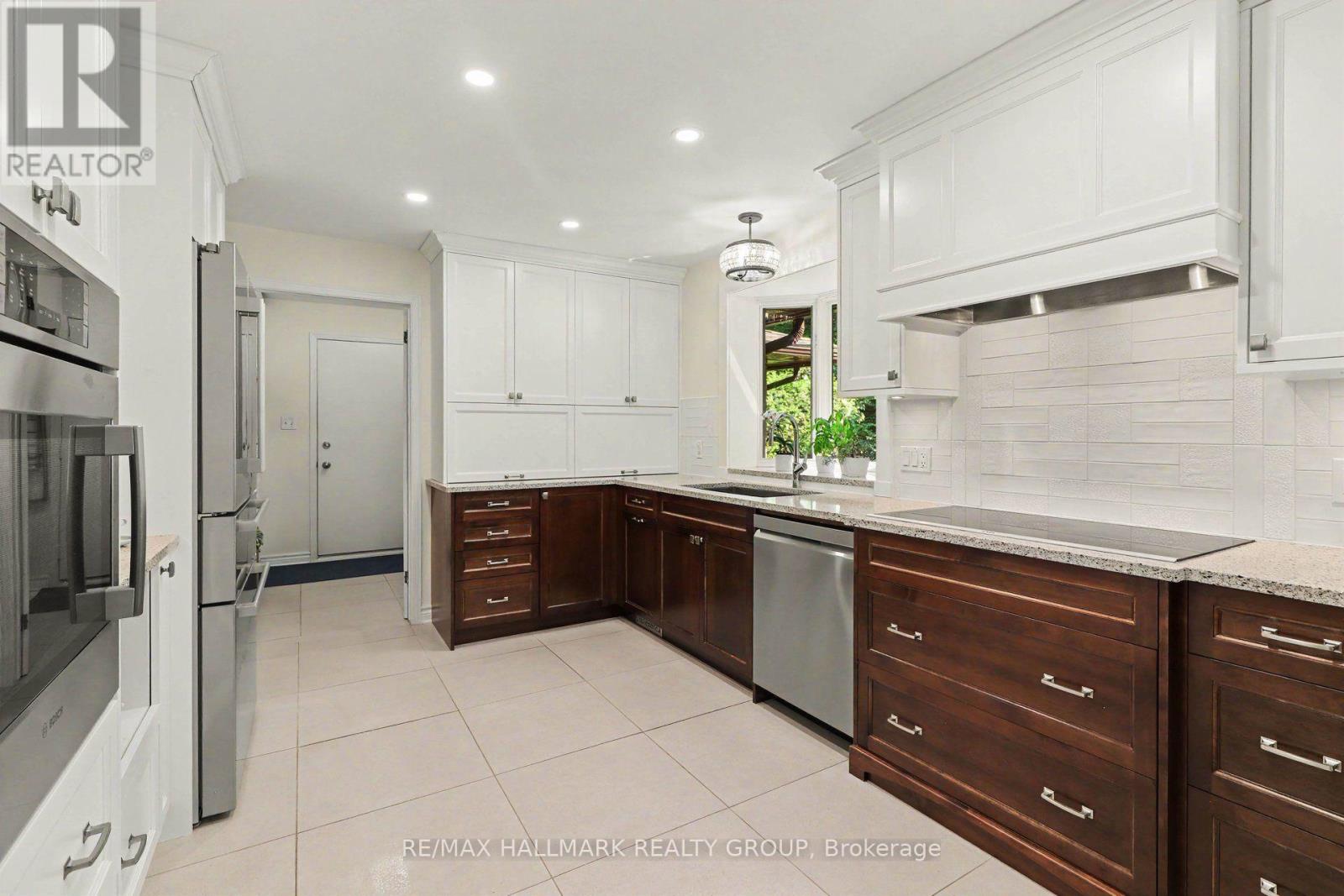 682 Kama Place, Ottawa, Ontario  K1J 8W2 - Photo 7 - X13564832
