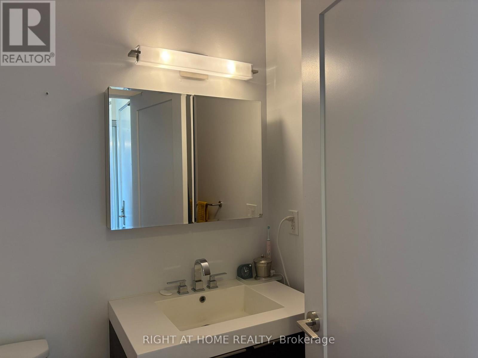 3002 - 318 Richmond Street W, Toronto, Ontario  M5V 0B4 - Photo 16 - C13564750