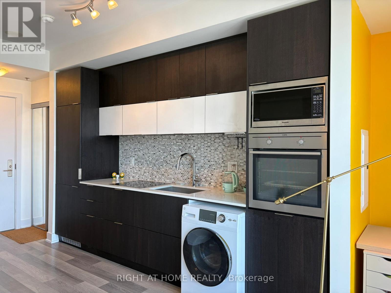 3002 - 318 Richmond Street W, Toronto, Ontario  M5V 0B4 - Photo 2 - C13564750
