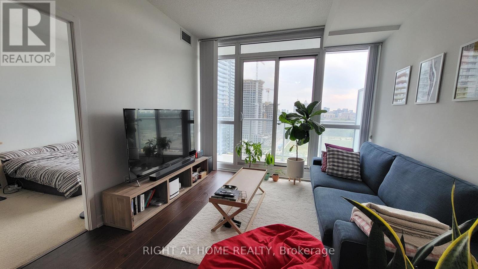2211 - 121 Mcmahon Drive, Toronto, Ontario  M2K 0C1 - Photo 2 - C13564774