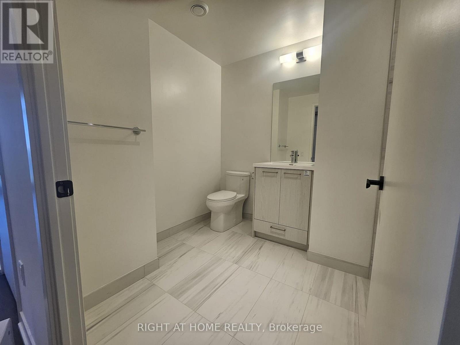 316 - 28 Interchange Way, Vaughan, Ontario  L4K 0P8 - Photo 15 - N13564802