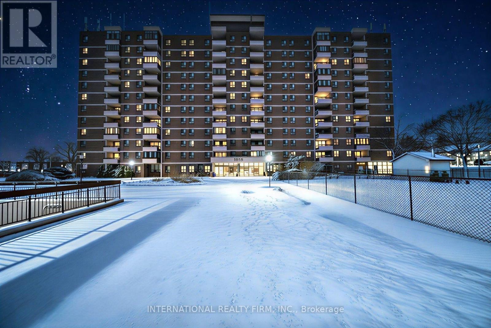 801 - 1615 Bloor Street, Mississauga, Ontario  L4X 1S2 - Photo 2 - W13564742
