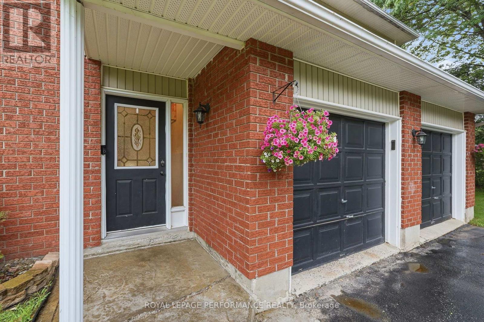 193 Blue Jay Drive, Clarence-Rockland, Ontario  K4K 1K9 - Photo 2 - X13564908