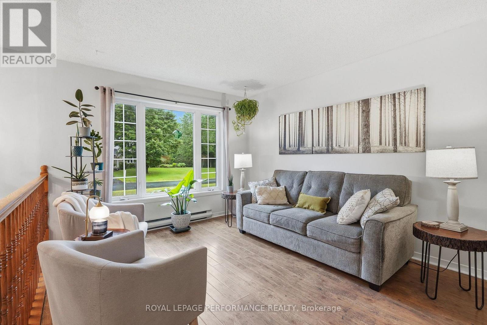 193 Blue Jay Drive, Clarence-Rockland, Ontario  K4K 1K9 - Photo 4 - X13564908