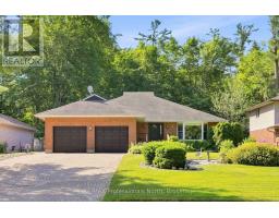 8 PALMER COURT, bracebridge (macaulay), Ontario