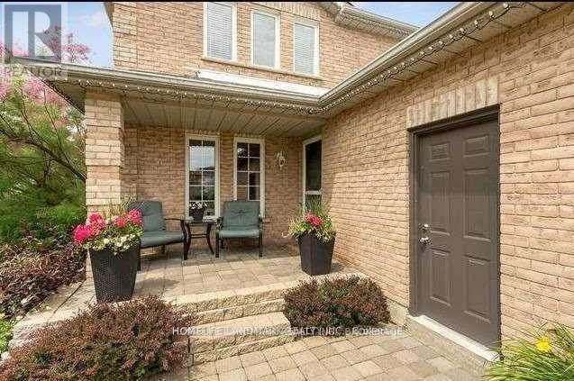 38 LUCAS AVENUE, Barrie (Holly)